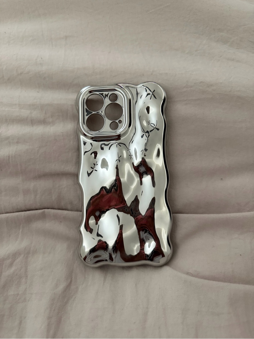 Amazon Silver Metallic Wave Phone Case with Red Accents